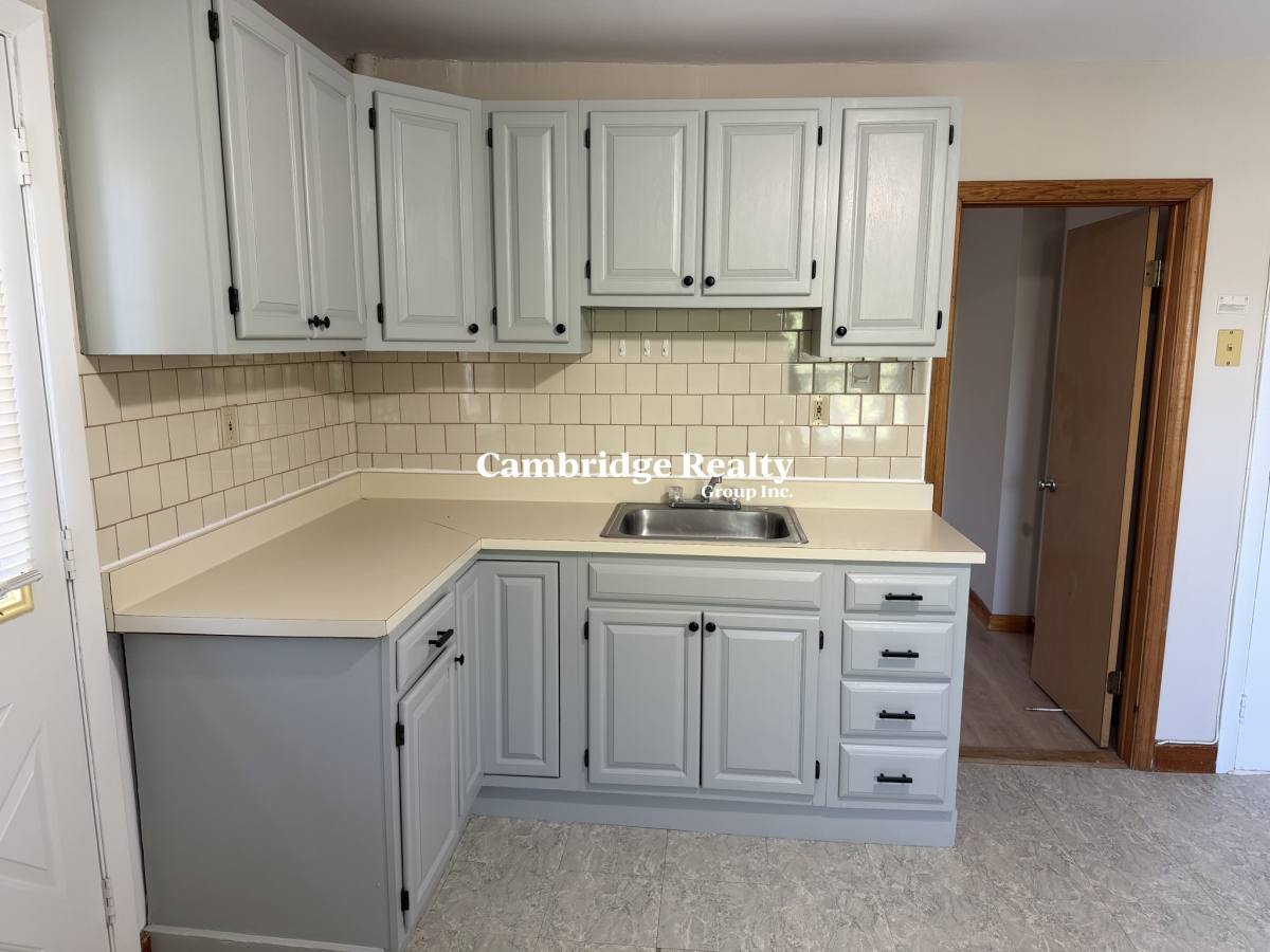 Apartment for rent at 297 Elm St #3, Cambridge, MA 02139