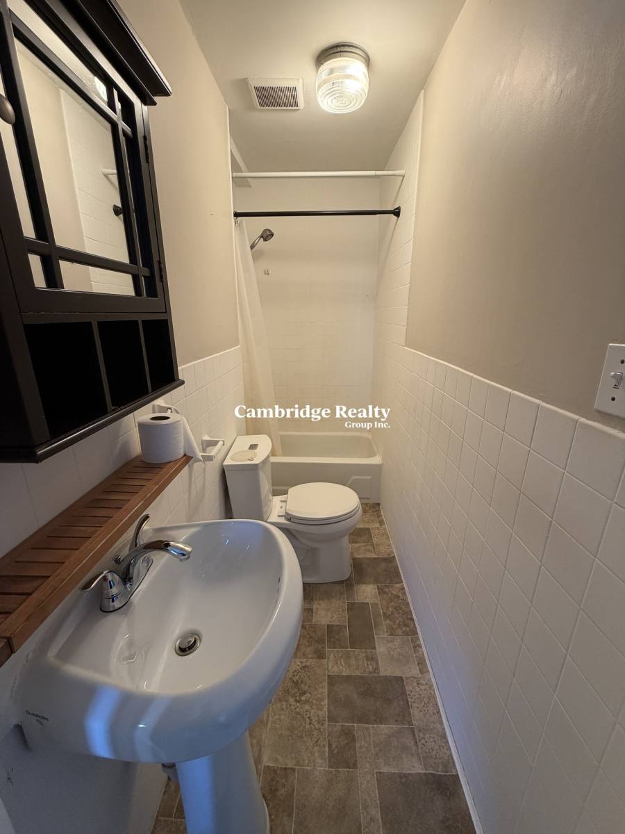 Apartment for rent at 297 Elm St #3, Cambridge, MA 02139