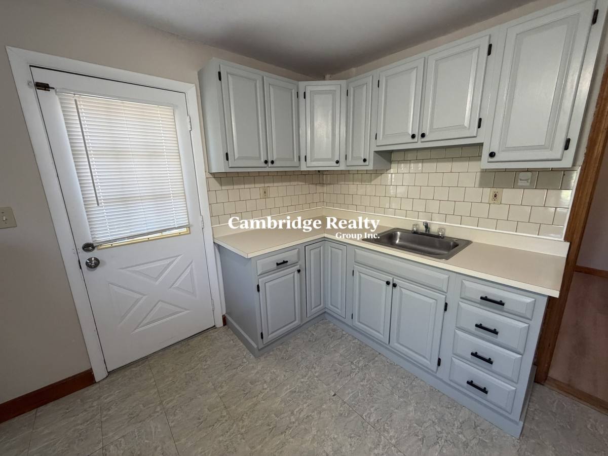 Apartment for rent at 297 Elm St #3, Cambridge, MA 02139