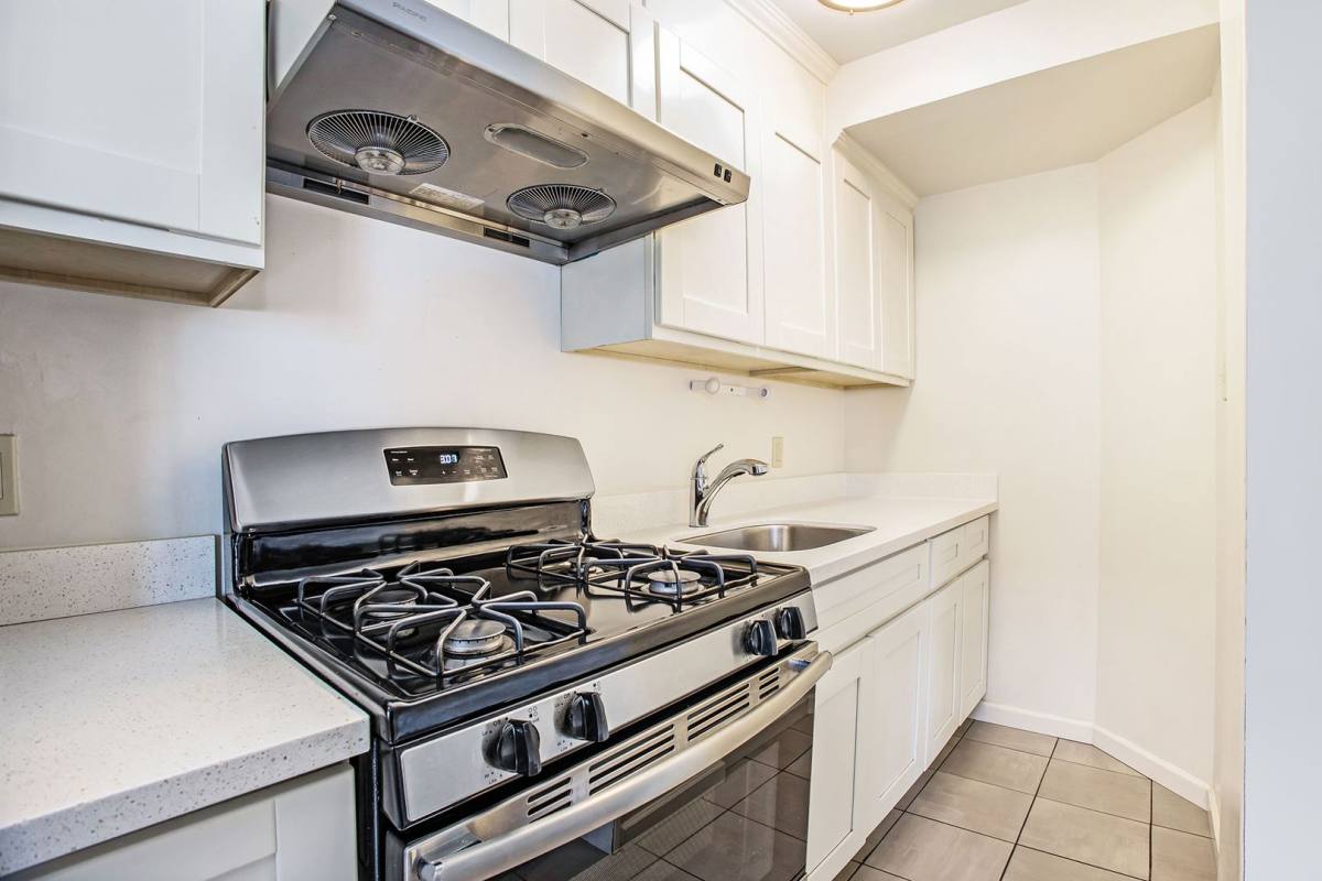 Apartment for rent at 1804 Santa Clara Ave, Alameda, CA 94501