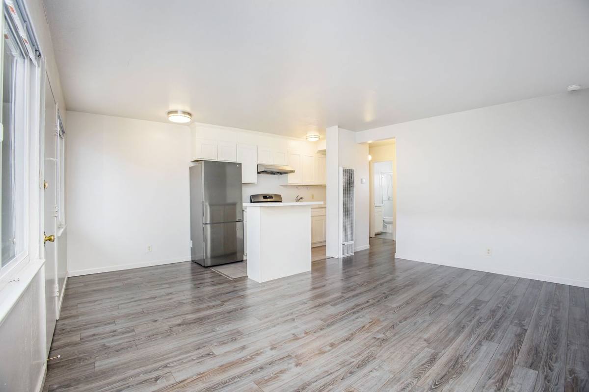 Apartment for rent at 1804 Santa Clara Ave, Alameda, CA 94501