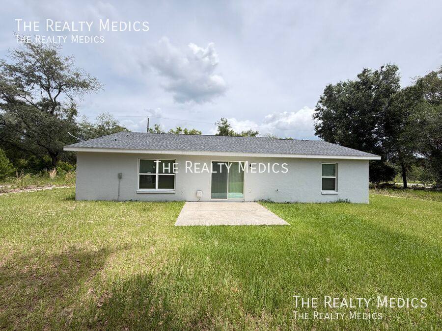 House for rent at 16 Malauka Course, Ocklawaha, FL 32179