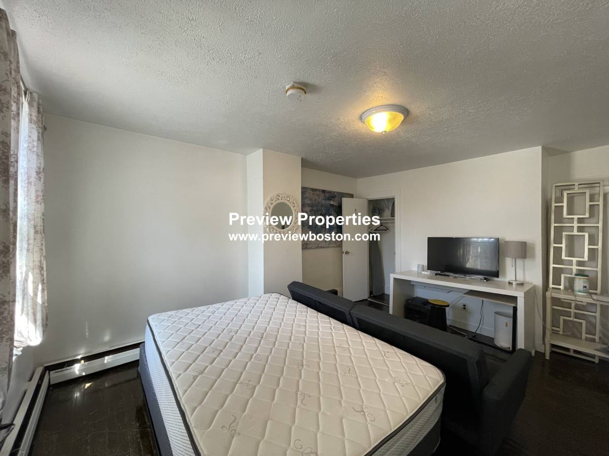 Apartment for rent at 41 Anderson St #4-2P, Boston, MA 02113