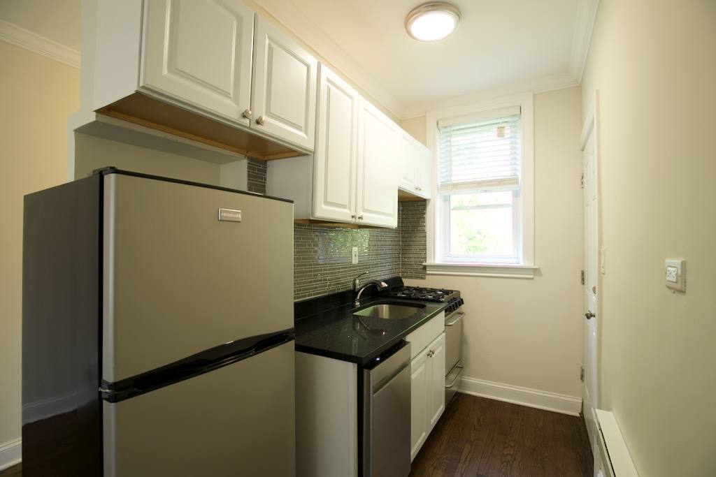 Apartment for rent at 6445 W Roscoe #SA9, Chicago, IL 60657