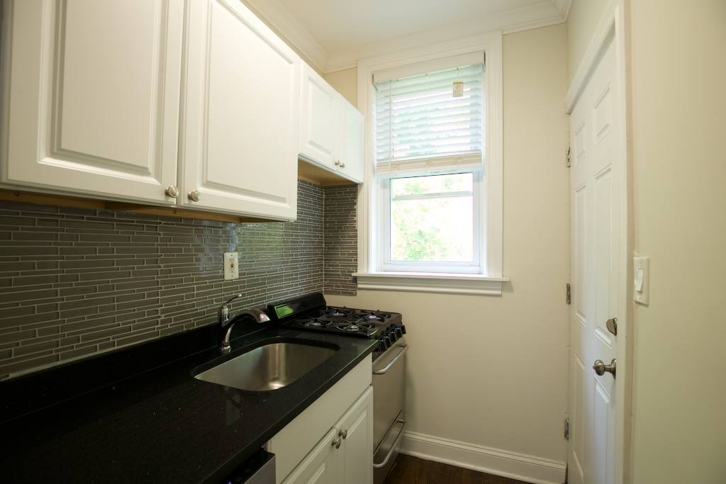 Apartment for rent at 6445 W Roscoe #SA9, Chicago, IL 60657
