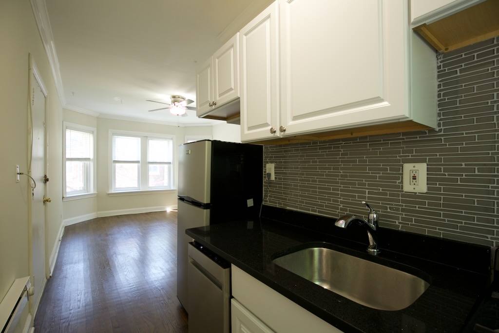 Apartment for rent at 6445 W Roscoe #SA9, Chicago, IL 60657