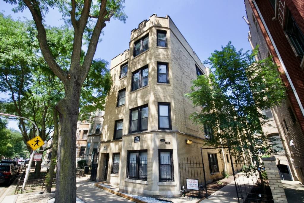 Apartment for rent at 6445 W Roscoe #SA9, Chicago, IL 60657