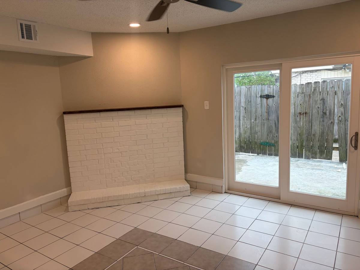 Apartment for rent at 4116 Delaware Ave, Kenner, LA 70065