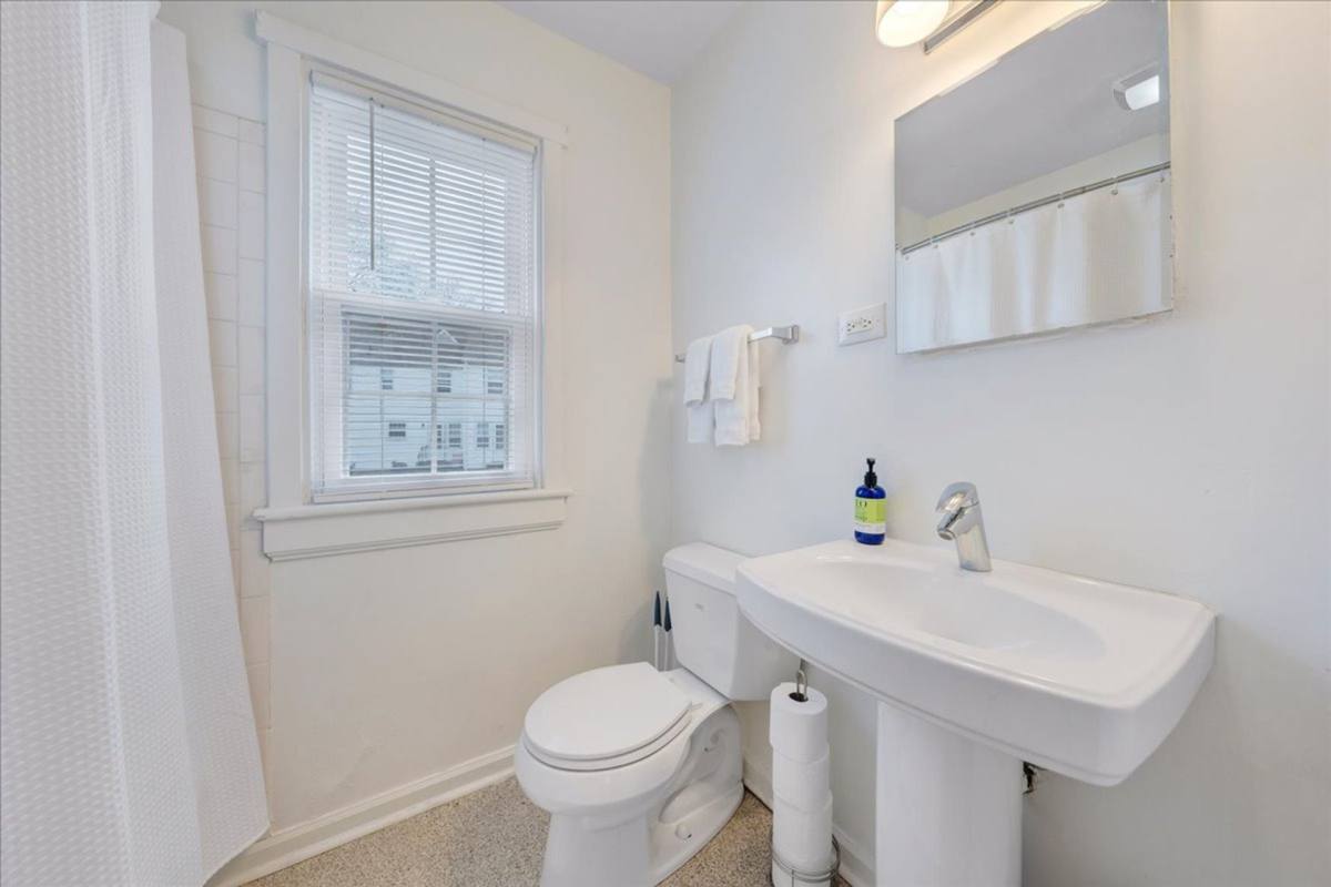 Apartment for rent at 201-211 E Nelson St, Lexington, VA 24450