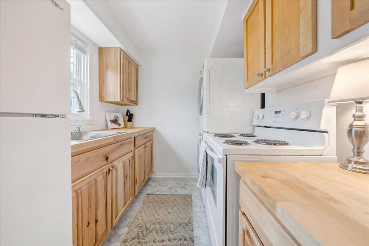 Apartment for rent at 201-211 E Nelson St, Lexington, VA 24450