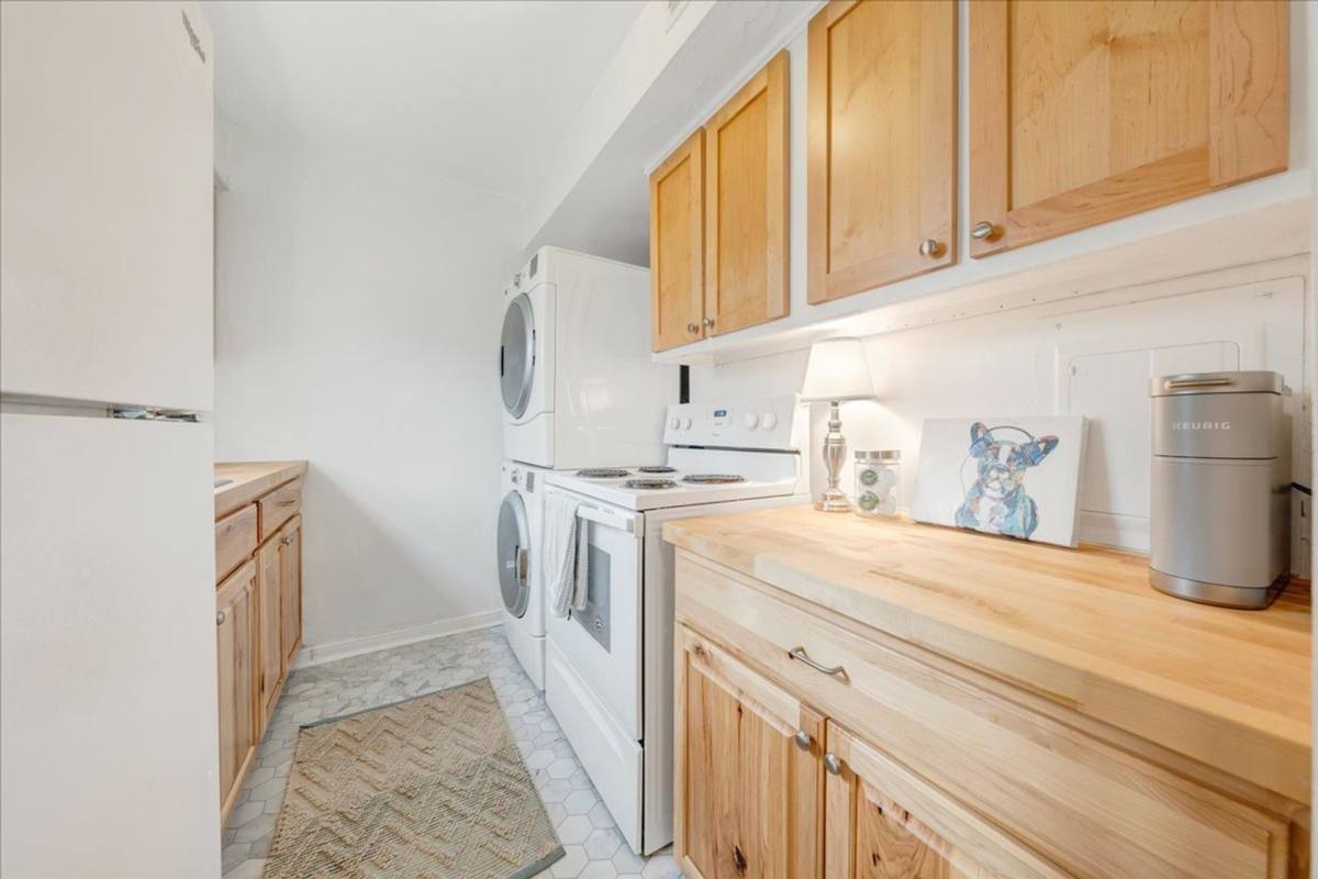 Apartment for rent at 201-211 E Nelson St, Lexington, VA 24450