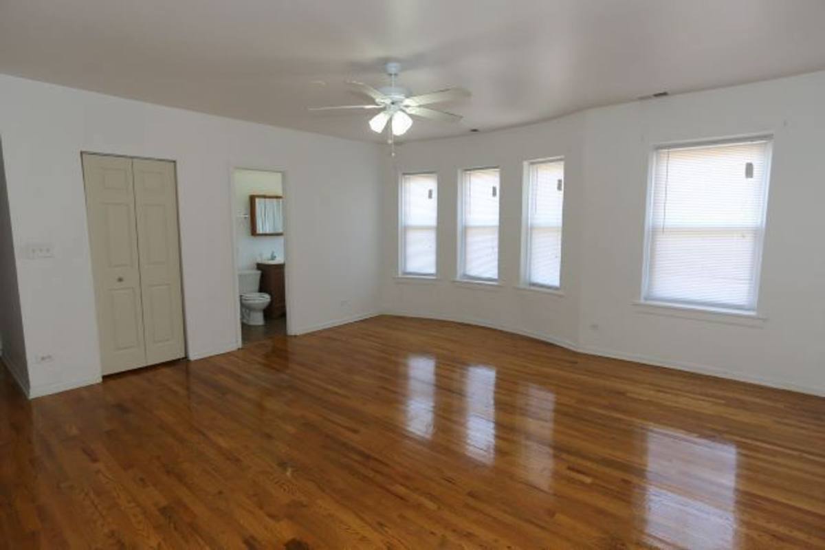 Apartment for rent at 4505 N Malden #2B, Chicago, IL 60640