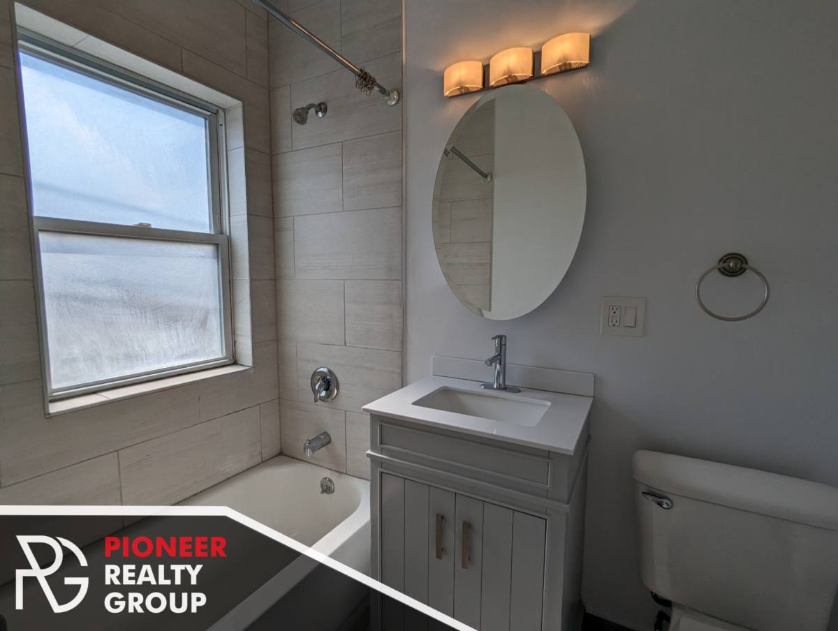 Apartment for rent at 1827 W Winona St #2, Chicago, IL 60640
