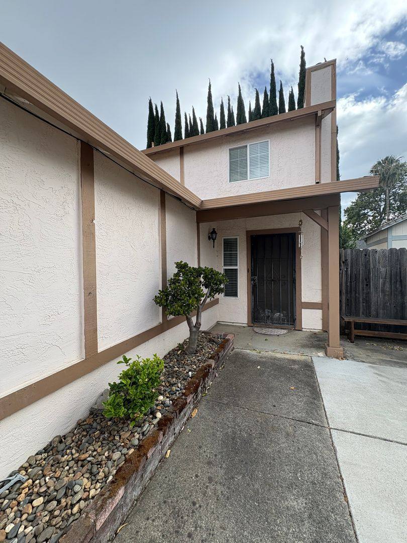 House for rent at 628 Saratoga Court, Vacaville, CA 95687