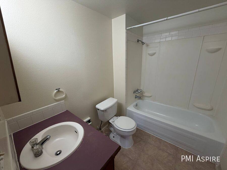 Apartment for rent at 1924 Meadow Dr #5, Longmont, CO 80501