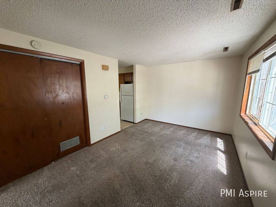 Apartment for rent at 1924 Meadow Dr #5, Longmont, CO 80501
