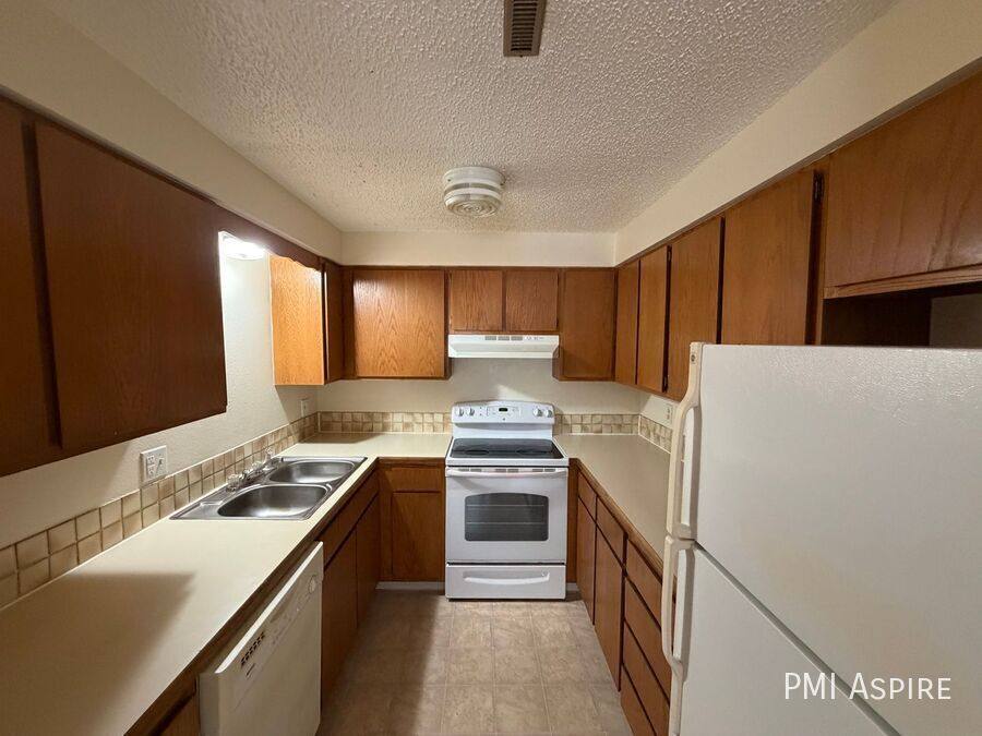 Apartment for rent at 1924 Meadow Dr #5, Longmont, CO 80501