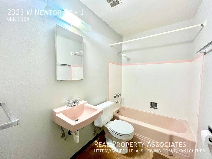 Apartment for rent at 2323 W Newton St #1, Seattle, WA 98199