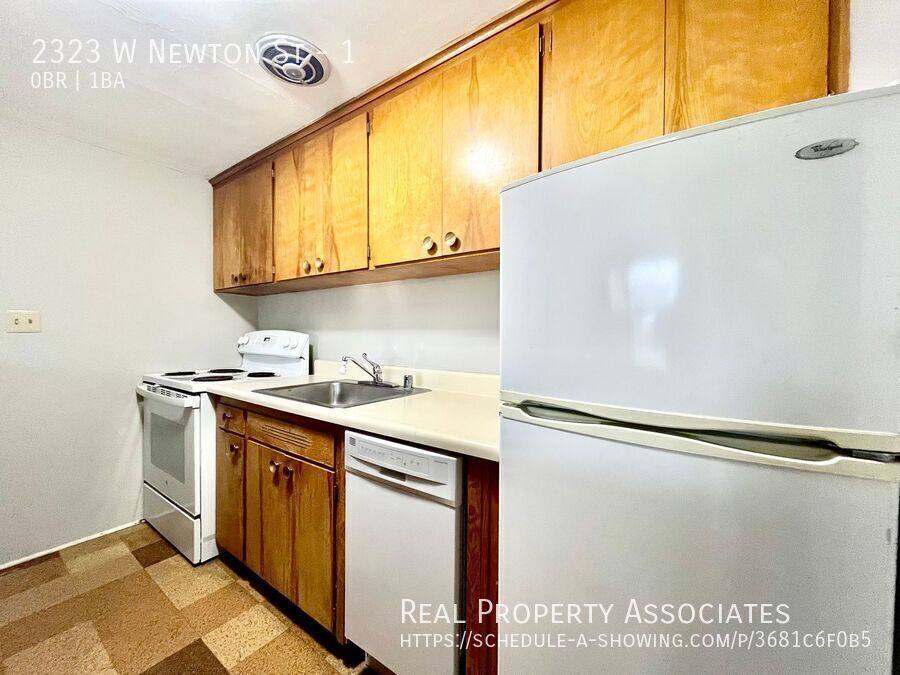 Apartment for rent at 2323 W Newton St #1, Seattle, WA 98199