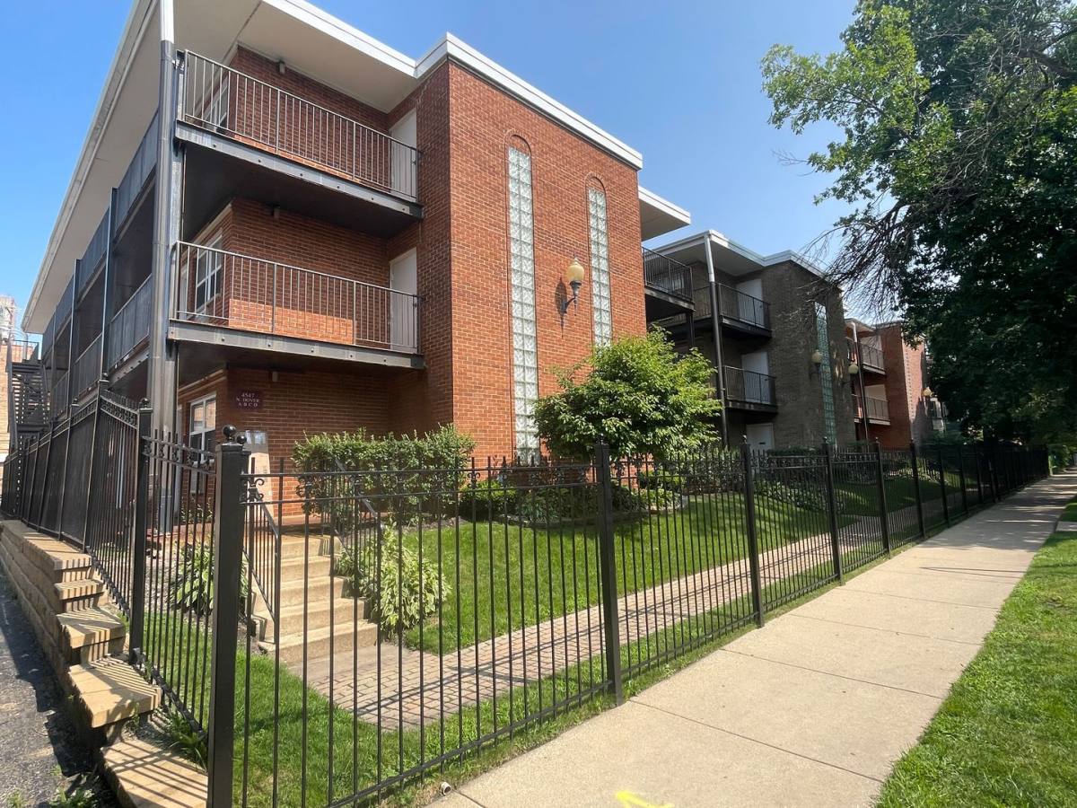Apartment for rent at 4616 N Beacon St #1A, Chicago, IL 60640