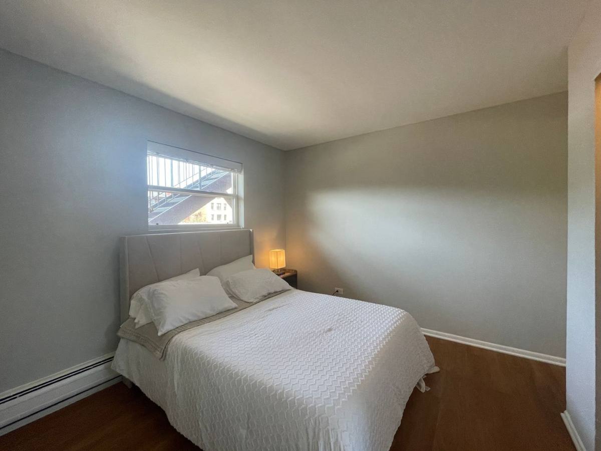 Apartment for rent at 4616 N Beacon St #1A, Chicago, IL 60640