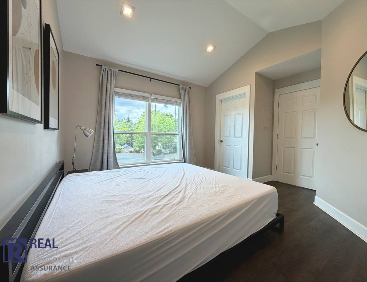 House for rent at 4511 SE 40th Ave #A, Portland, OR 97202