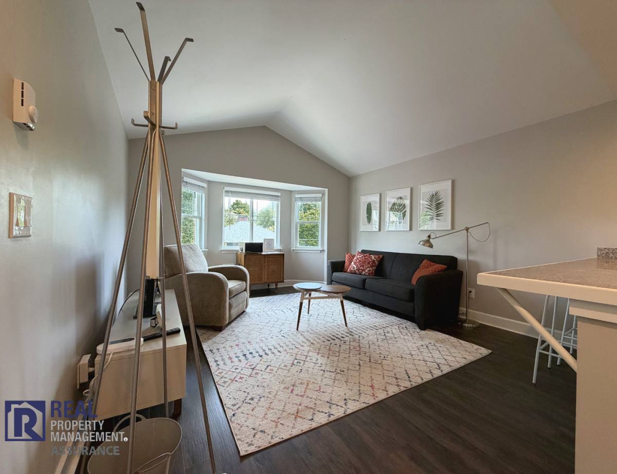 House for rent at 4511 SE 40th Ave #A, Portland, OR 97202