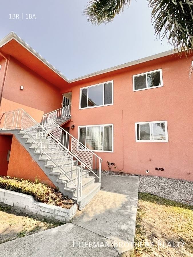 Apartment for rent at 9000 W 24th St #6, Los Angeles, CA 90034