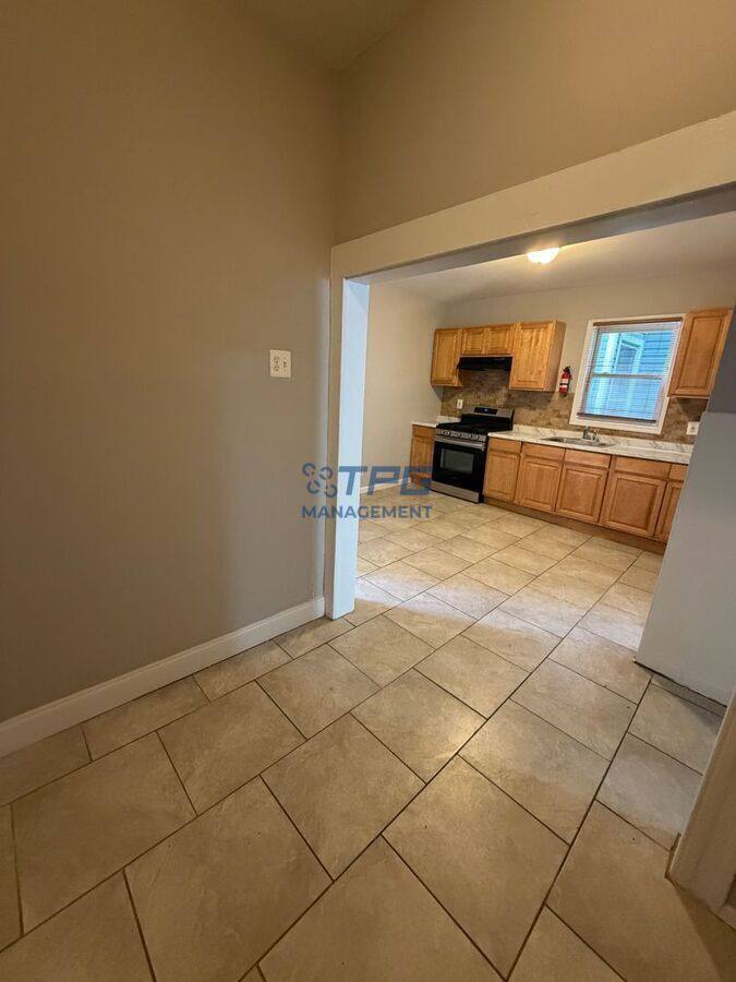 Apartment for rent at 76 Halstead St #1, Newark, NJ 07106