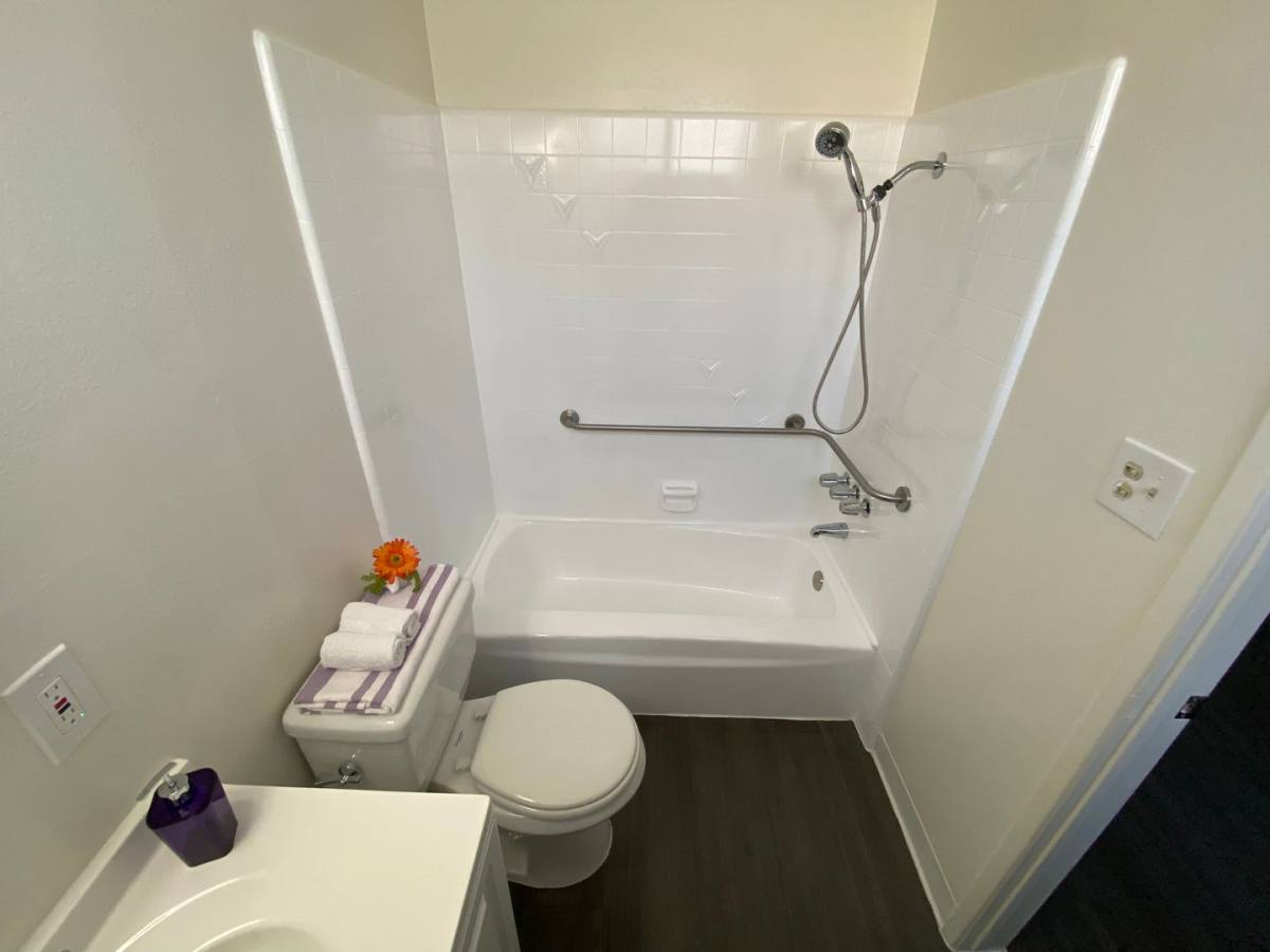 Apartment for rent at 835 W Rosecrans Ave, Gardena, CA 90247