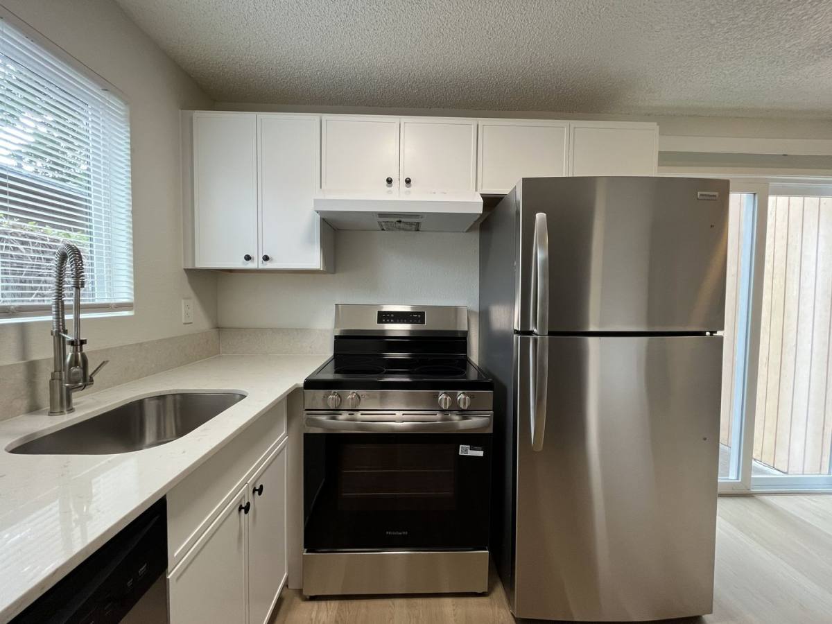Apartment for rent at 5911 SE 83rd Ave, Portland, OR 97266