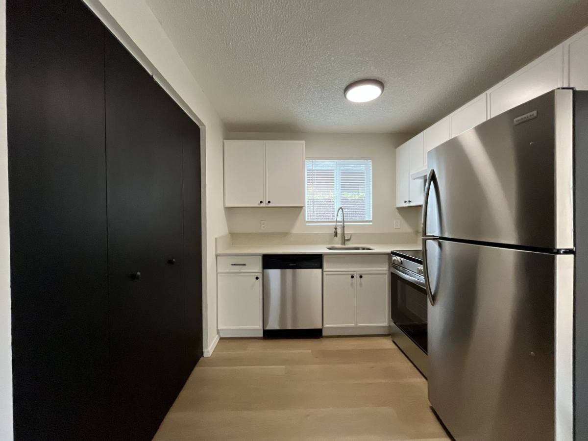 Apartment for rent at 5911 SE 83rd Ave, Portland, OR 97266