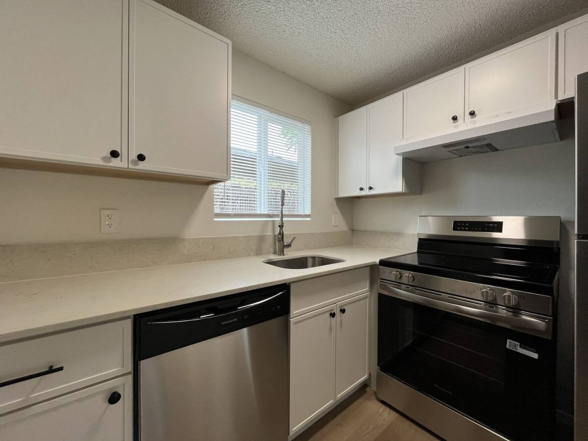 Apartment for rent at 5911 SE 83rd Ave, Portland, OR 97266