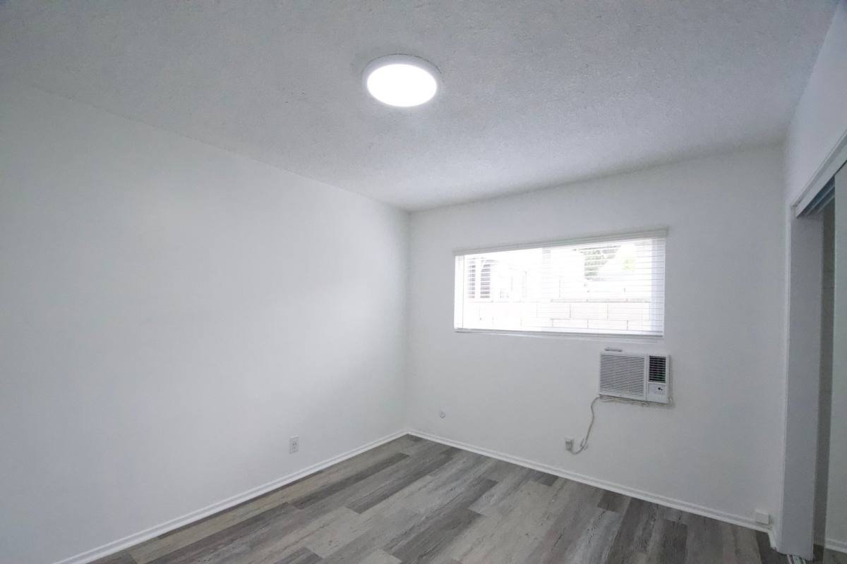 Apartment for rent at 10847 Kling St, North Hollywood, CA 91602