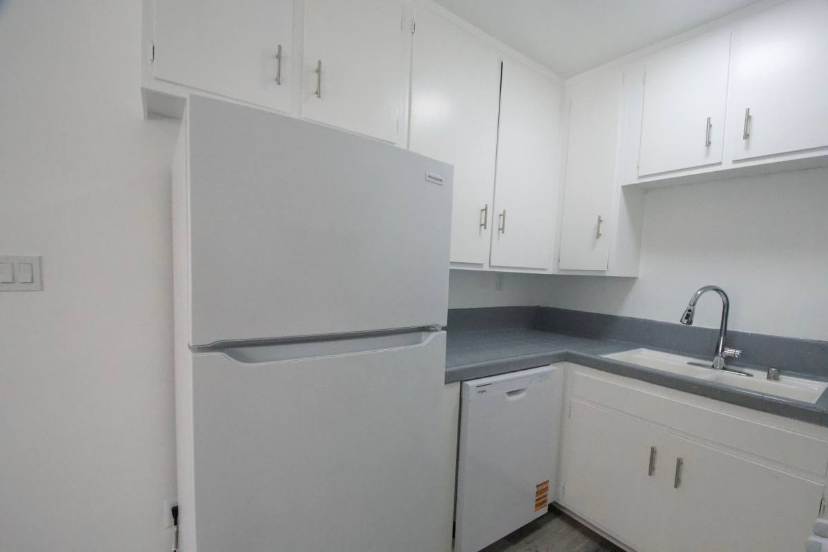 Apartment for rent at 10847 Kling St, North Hollywood, CA 91602