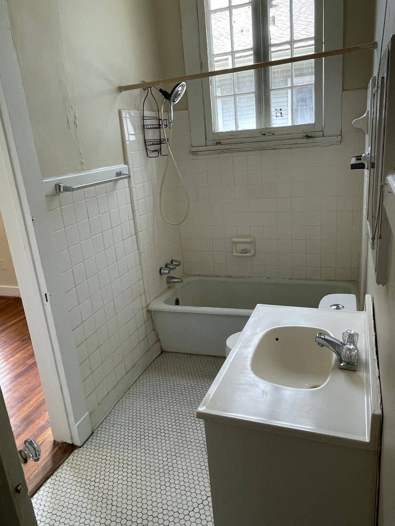 Apartment for rent at 2201 Calhoun St, New Orleans, LA 70118