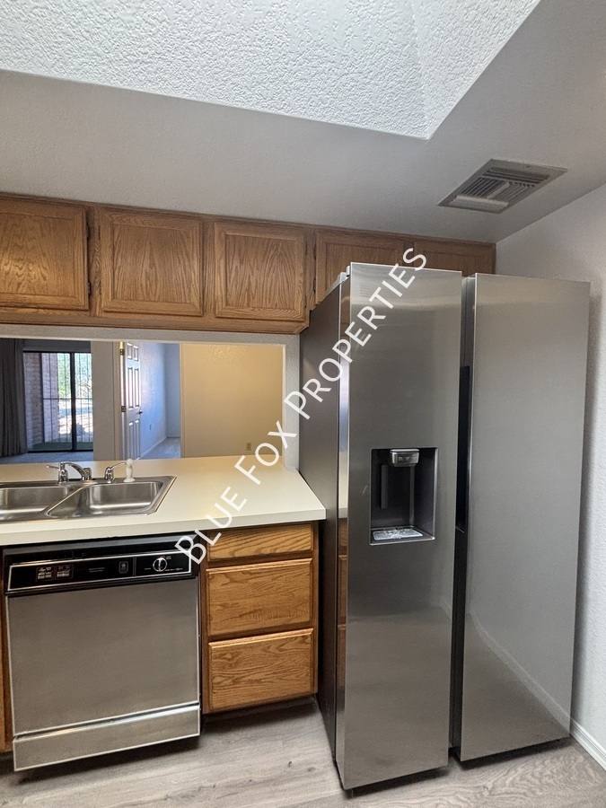 Townhouse for rent at 1721 W Dalehaven Circle, Tucson, AZ 85704