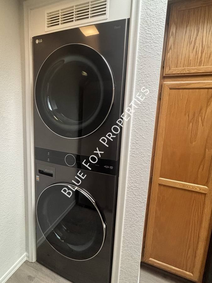 Townhouse for rent at 1721 W Dalehaven Circle, Tucson, AZ 85704