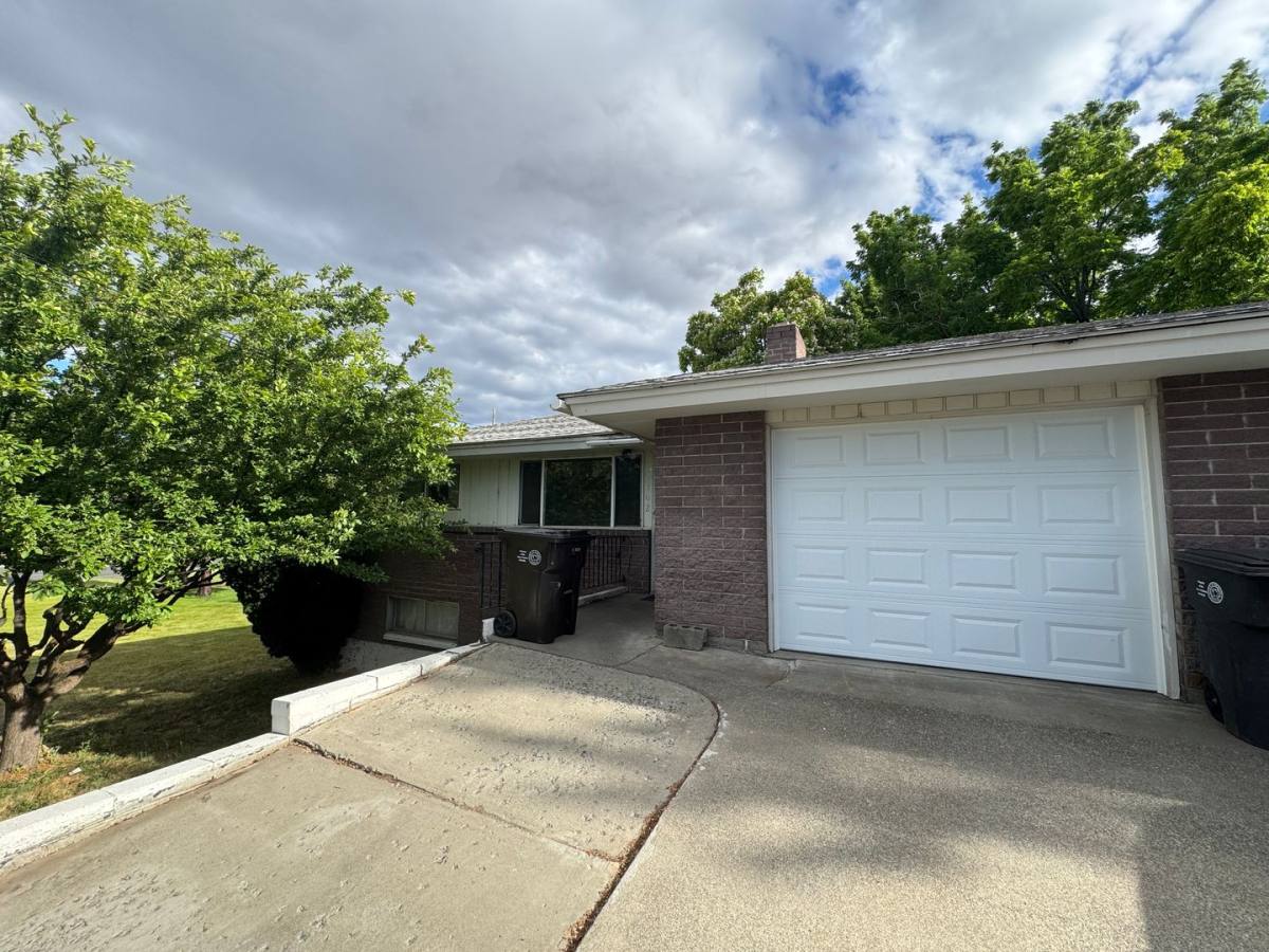 Apartment for rent at 1302 S 16th Ave, Yakima, WA 98902