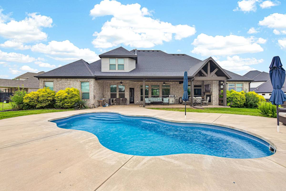House for rent at 1202 Birkshire Circle, Cave Springs, AR 72718