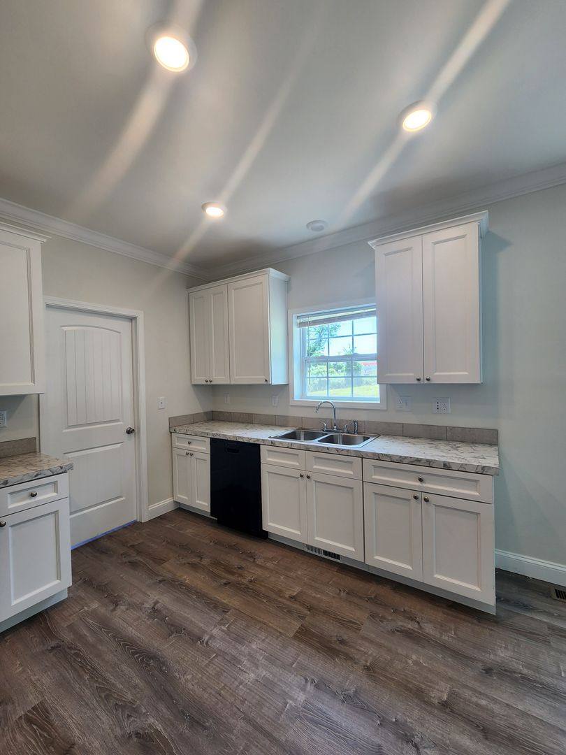 House for rent at 68 Brevard Knoll Dr, Hendersonville, NC 28792