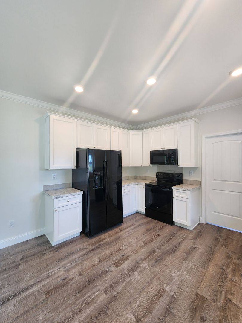 House for rent at 68 Brevard Knoll Dr, Hendersonville, NC 28792