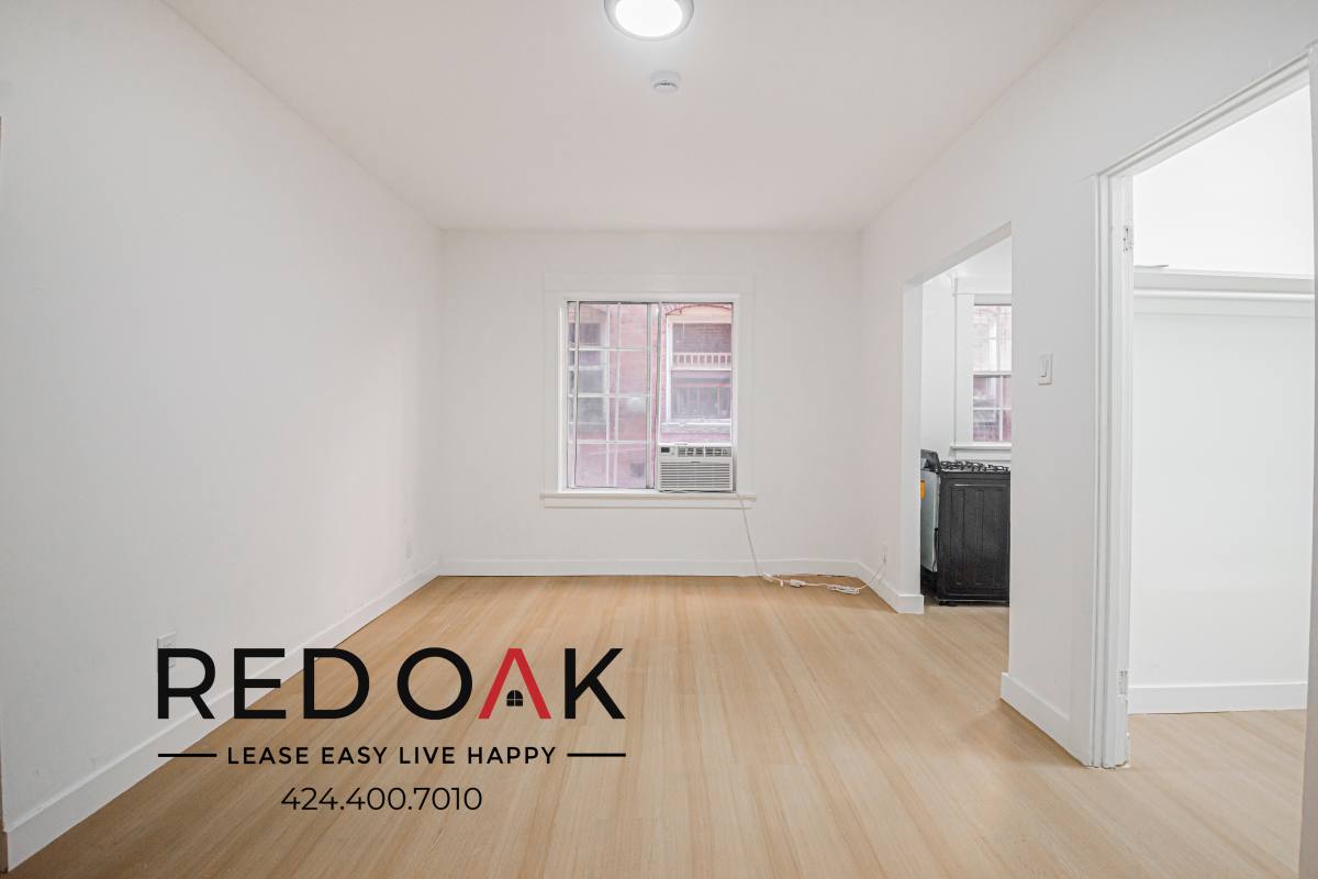 Apartment for rent at 1110 S Lake St #103, Los Angeles, CA 90006