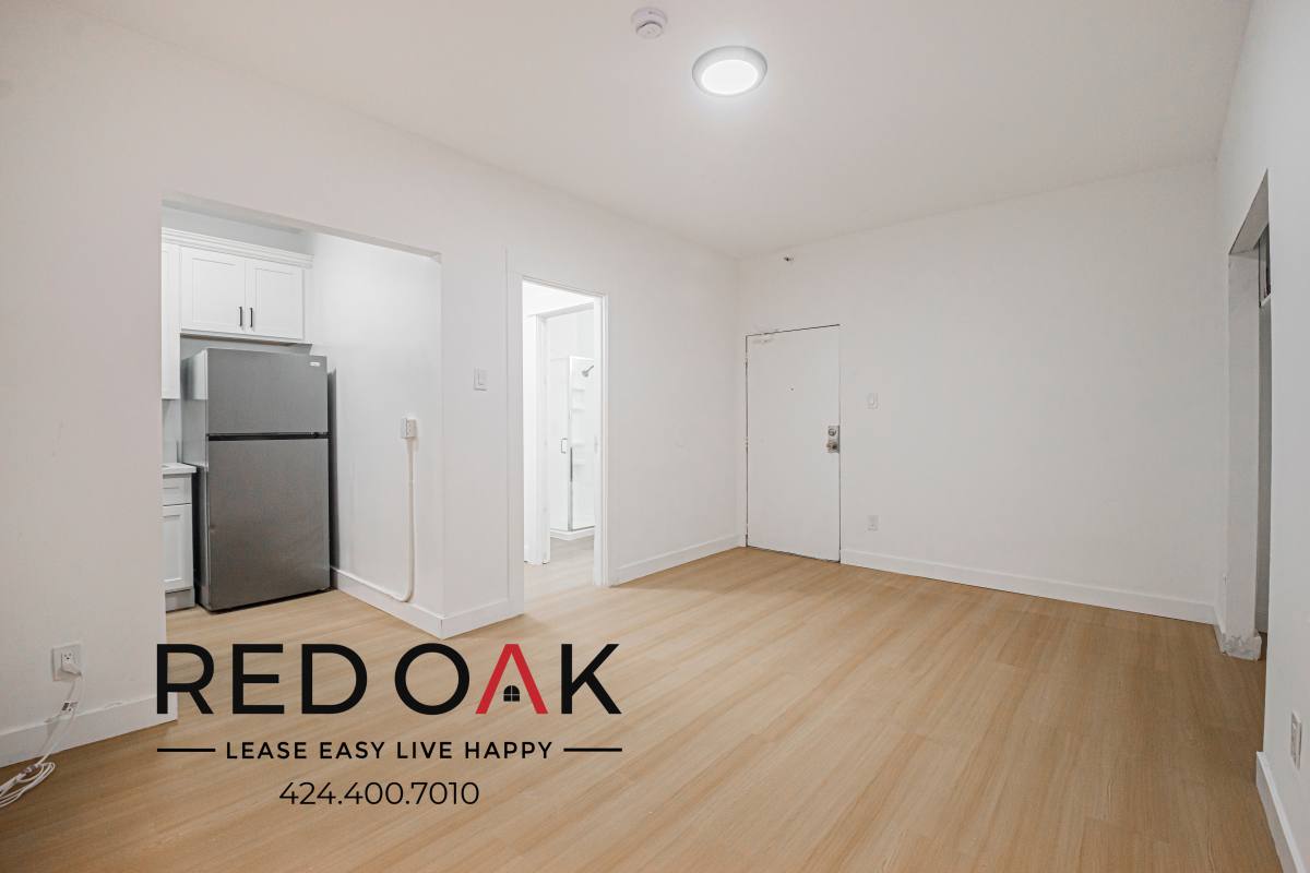 Apartment for rent at 1110 S Lake St #103, Los Angeles, CA 90006