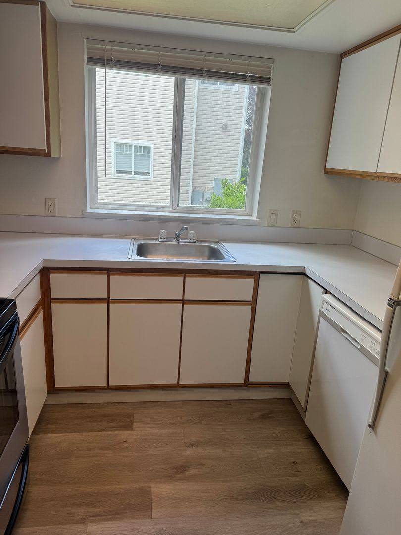 Apartment for rent at 1014 37th St SE, Auburn, WA 98002