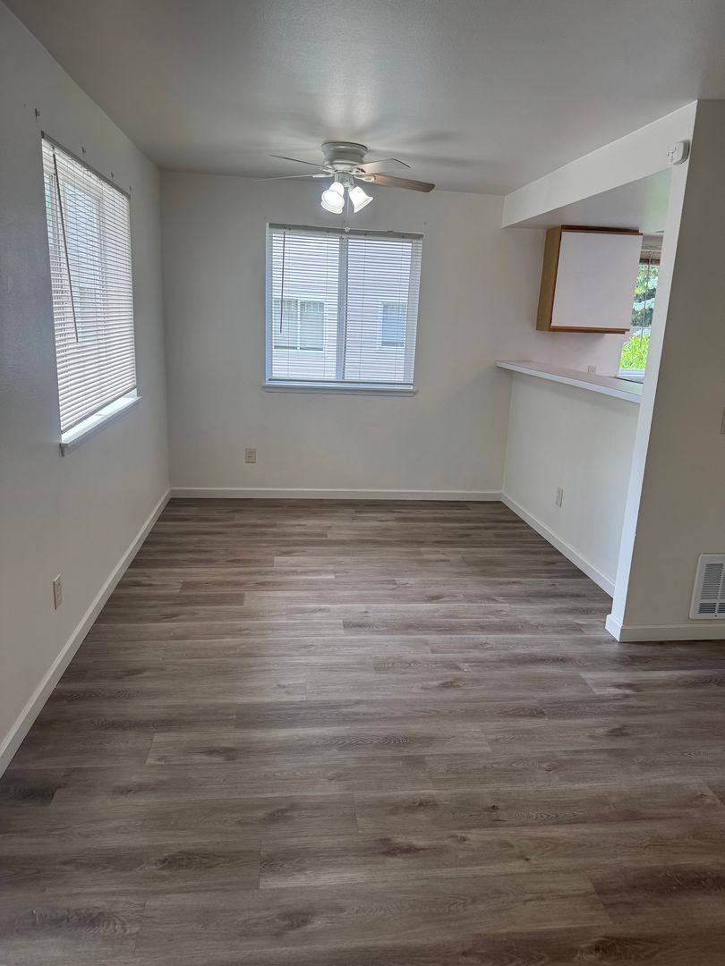 Apartment for rent at 1014 37th St SE, Auburn, WA 98002