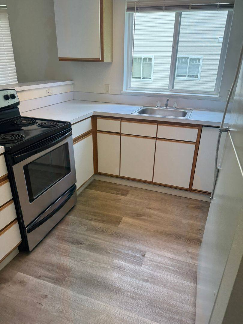 Apartment for rent at 1014 37th St SE, Auburn, WA 98002