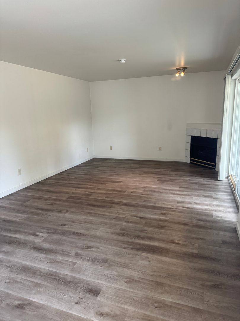 Apartment for rent at 1014 37th St SE, Auburn, WA 98002
