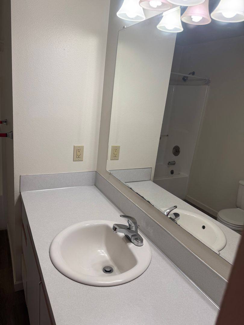 Apartment for rent at 1014 37th St SE, Auburn, WA 98002