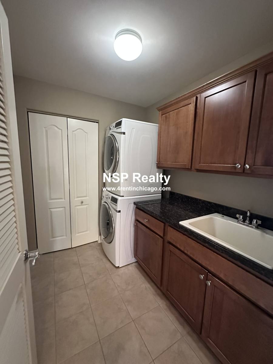 Apartment for rent at 2 Itasca Place #319, Itasca, IL 60143